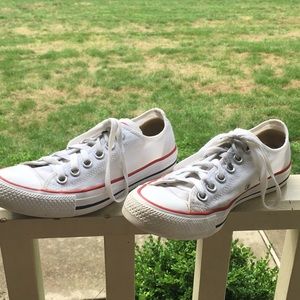 White low-top converse sneakers